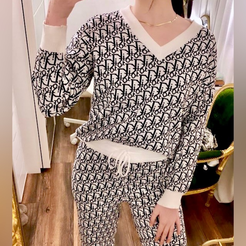 Authentic DIOR Two-Piece Loungewear Set - Picture 6 of 12